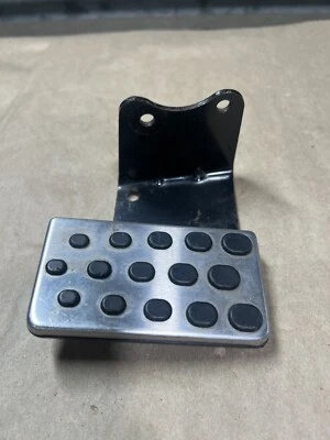 Reposapiés Ford Mustang Cobra SVT 2003 03 04 pedal muerto 3322 Foto 1 de 4