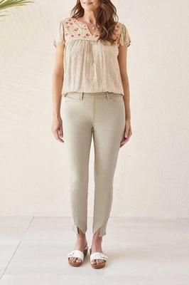 Pantalón al tobillo Tribal de 5 bolsillos con abertura en el tobillo talla 10 Foto 1 de 2