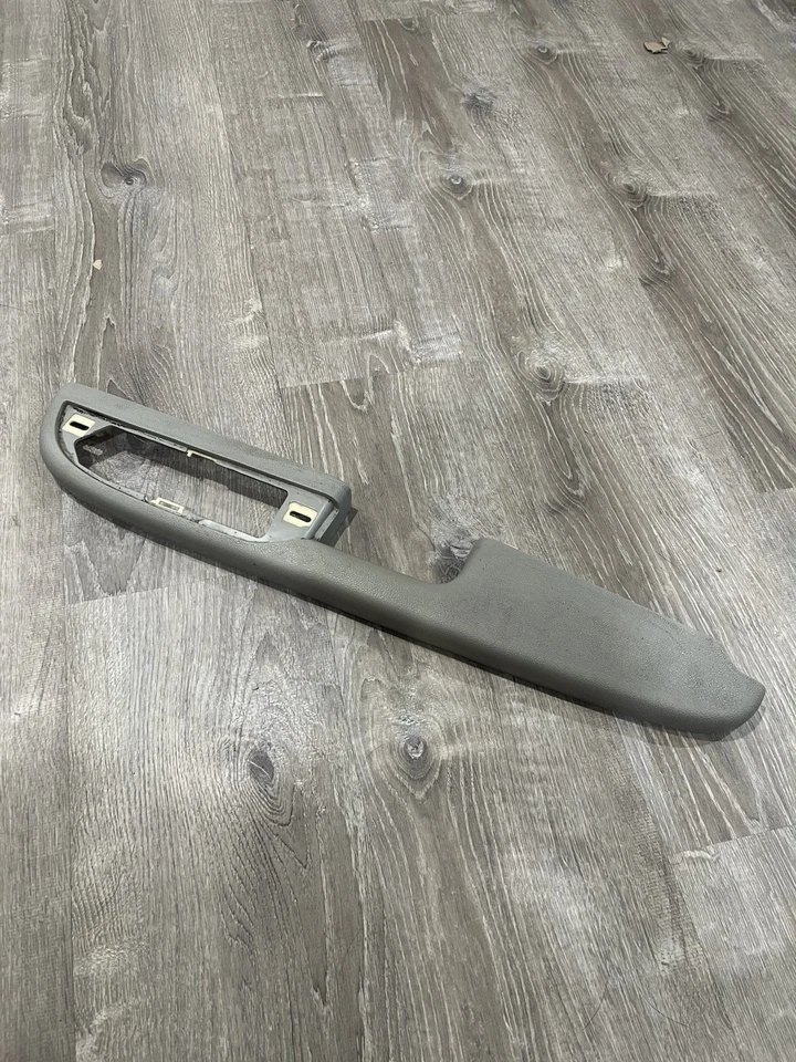 Chevrolet GMC 2007-2009 reposabrazos gris pasajero derecho Foto 1 de 4