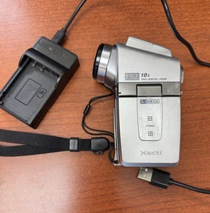 TESTED Sanyo Xacti VPC-HD1 Digital Movie Camera Digicam Charger New Battery - Picture 1 of 2