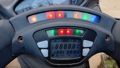 Piaggio X9 250 2000 Modello Misuratore Luce Unità Orologio Assy - Immagine 1 di 4