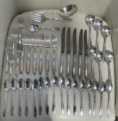 1936 /1951 VTG NATIONAL SILVER CO. 41 PIECE KING EDWARD SILVERPLATE FLATWARE SET - Image 1 of 4
