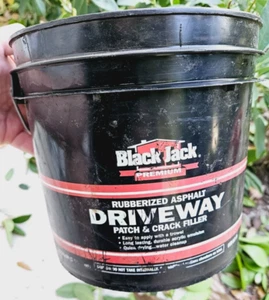 Black Jack Gummierter Asphalt Einfahrt Flicken und Rissfüller leere Kunststoffwanne - Bild 1 von 4