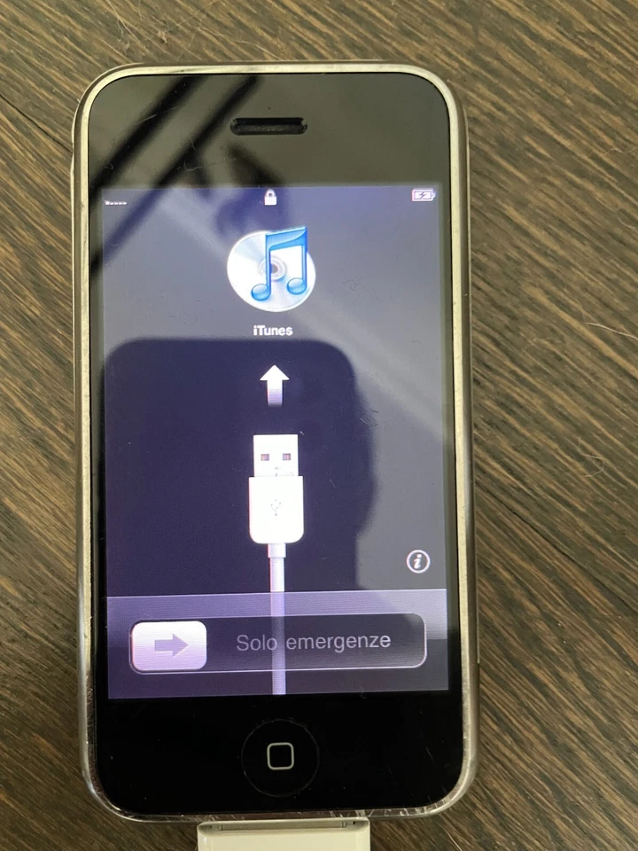 Apple iPhone 1ª Generación 8GB A1203 G3D Foto 1 de 4