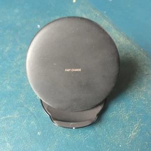Genuine Samsung Convertible Desktop Fast Wireless Charger (EP-PG950) with USB-C - Picture 1 of 6