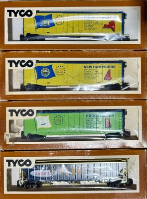 4 TYCO HO BROWN BOX FREIGHT CARS. 3 STATE CARS & PLANTERS PEANUT HOPPER NIB - Image 1 of 4