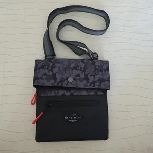 Sherpani Womens Essentials Sadie Lightweight Foldover Crossbody Bag Black Gray - Picture 1 of 7