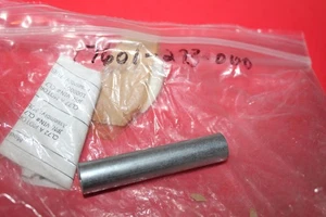 NOS GENUINE Honda CL72 CL77 Rear Gas Tank Distance Collar OEM # 17601-273-000 - Bild 1 von 4
