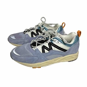 Sneakers nuove KARHU unisex taglia 9/42,5 F804117 Fusion 2.0 grigio/blu/edera stringate - Foto 1 di 13