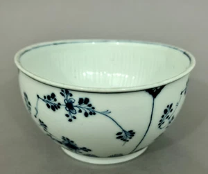 M3042 Barocke Meissen Kumme, „Strohblumen“, gebrochenes Stabrelief, um 1765 - Bild 1 von 8