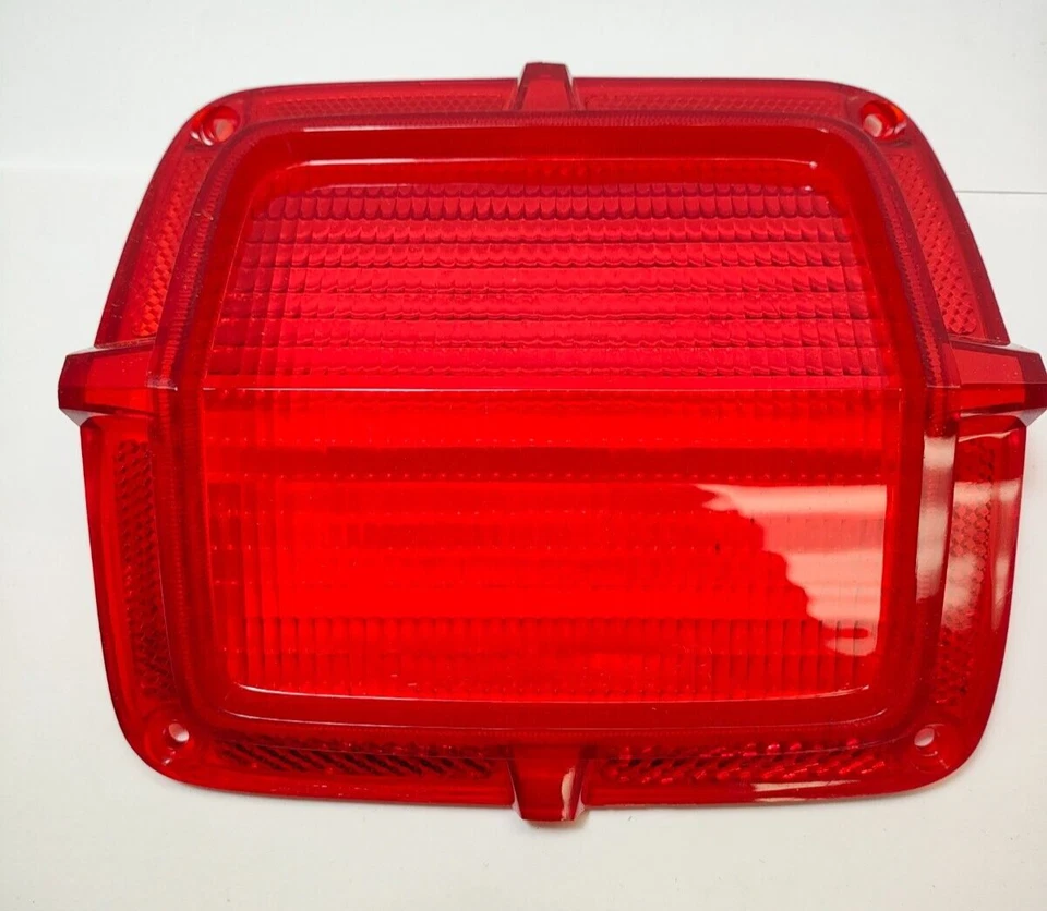 Plymouth Belvedere I Wagon 1965 luz trasera lente y paquete de junta NOS 2525681. Foto 1 de 4