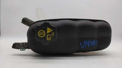 Botella de tanque de expansión de desbordamiento de refrigerante de radiador Suburban 1500 2007 QKJZE Foto 1 de 4