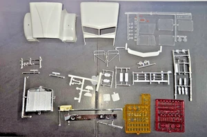 AMT 1021/06 Kenworth Conv W- Parts- Lenses Cab Hood Fenders Bumper Glass Grille - Picture 1 of 11