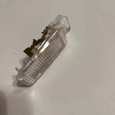 AUDI A7 QUATTRO 2012-2018 PANEL PORTÓN TRASERO LUZ CORTESÍA LÁMPARA OEM Foto 1 de 4