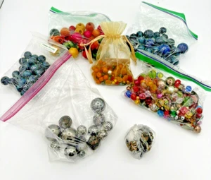 Lot of assorted vintage beads for jewelry making - Picture 1 of 7