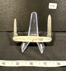 Small Keen Kutter pearl handled 2 blade knife - small chip in handle - Picture 1 of 11