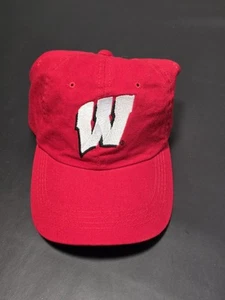 Wisconsin Badgers Vintage Snapback Baseball Cap Red - Picture 1 of 3