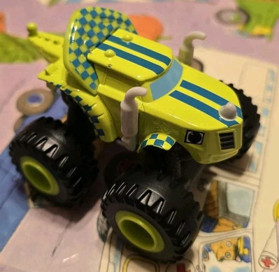 Blaze And The Monster Machines Racing Flag Zeg Diecast Truck lanzamiento 2014 Foto 1 de 4