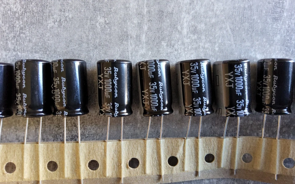 Rubycon 1000uF 35V 105°C ELKO Kondensator Radial Menge Wählbar 1-10 Stück - Bild 1 von 1