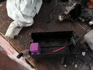 Opel Vectra B 1,6 L 75 PS Sicherungskasten Für Benzinpumpenrelais - Bild 1 von 2