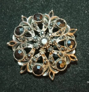 Schöne M&S Brosche / Brosche silberfarben & funkelnd. J43gyrd* - Bild 1 von 7