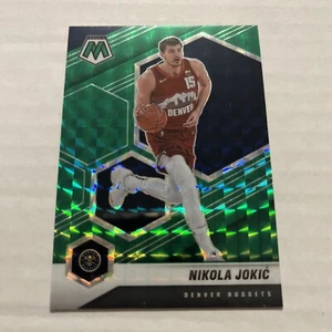 2021-22 Panini Mosaic Green Reactive Nikola Jokic Denver Nuggets #21 - Bild 1 von 2
