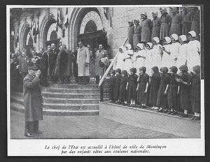 1941 -- MONTLUCON . PETAIN ACCUEILLI A L HOTEL DE VILLE . 3W149 - Picture 1 of 1