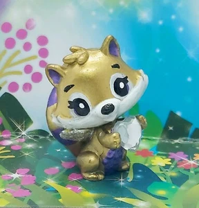Hatchimals Colleggtibles - REPAINT Golden Raspoon Holding Heart (lynx) Raccoon - Picture 1 of 1