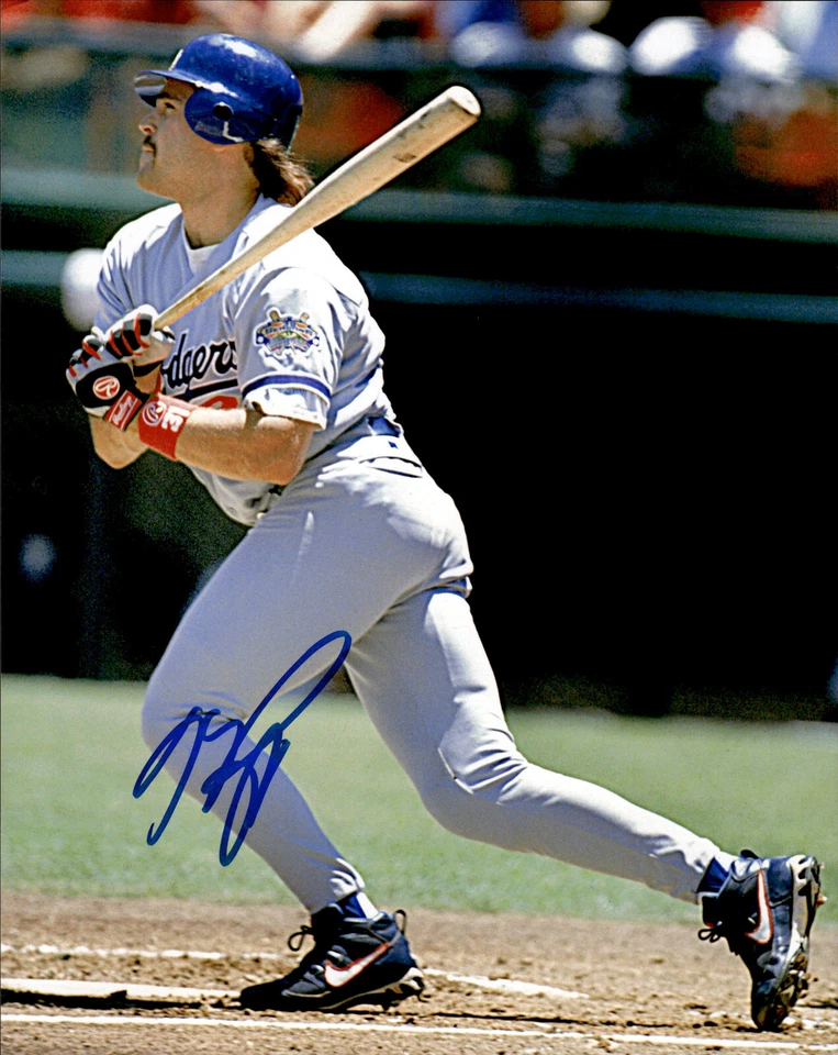 Los Angeles Dodgers Mike Piazza Signed 8x10 Photo PSA DNA Sticker Only - Image 1 of 1