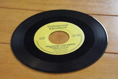 PAUL REVERE & THE RAIDERS "HIM OR ME" 45 RPM 7" RECORD VG+ [d42-2] - Image 1 of 4