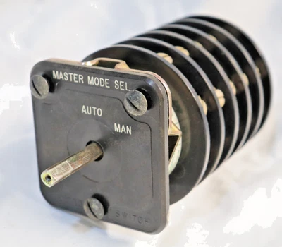 24205B 电开关旋转选择器开关控制面板开关设备电开关 — 第 1/4 张图片