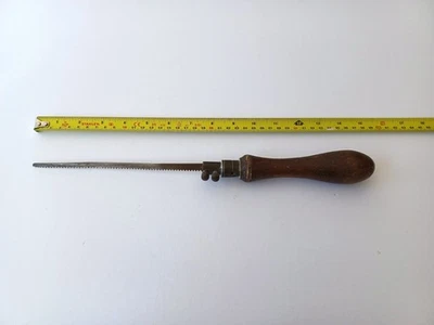 VINTAGE ANTIQUE KEY HOLE PAD SAW - WOOD & BRASS HANDLE - 8" BLADE CARPENTRY SAW - Image 1 of 4