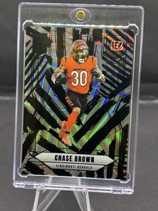 2025 Donruss Elite Case Hit Razzle Dazzle Chase Brown Cincinnati Bengals SSP - Bild 1 von 2