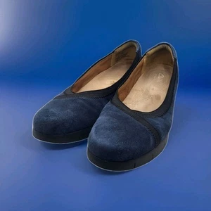 Mocassini Clarks Artisan donna taglia 8 blu navy microscamosciato Daelyn Hill slip on zeppa - Foto 1 di 7