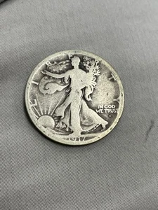 Medio dólar de plata Walking Liberty 1917-D OBV, 50C, 1/2 - Imagen 1 de 2