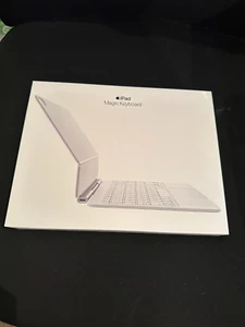 Apple iPad Air Magic Keyboard (M2) (2025) White *****BNIB***** - Picture 1 of 2