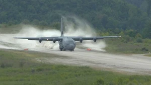 Lockheed C-130 Hercules ( Landing) POSTER 24 X 36 Inches Military Aircraft - Picture 1 of 2