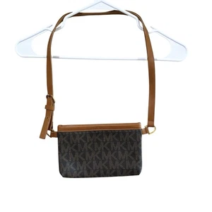 Michael Kors Waist Crossbody Small Wallet Bag EUC - Picture 1 of 9