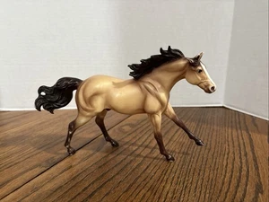 Classic Breyer American Quarter Horse Hengst Blackfoot Thunderbolt? - Bild 1 von 22