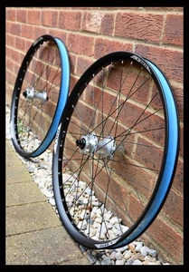 HOPE Pro 5 IS 6 bolt boost Halo Skelta 27.5" black rims Alpina Extralite wheels - Picture 1 of 2