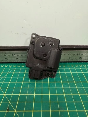 FRONT BLEND DOOR FLAP ACTUATOR fits DODGE JOURNEY 2014 - 2022 OEM AA-113800-2640 - Image 1 of 4