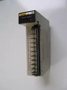 PLC OMRON OUTPUT UNIT C220H-0A221 - Imagen 1 de 1