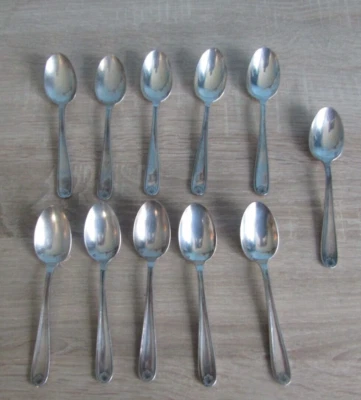 11 Cucchiai Da Dessert In Metallo Argentato Christofle Modello Conchiglia - Immagine 1 di 3