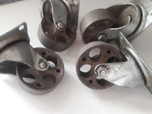 "Cuatro ruedas giratorias de mesa de metal industrial de hierro fundido de alta resistencia de colección 3" - Imagen 1 de 4