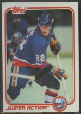 1981-82 Topps #125 Super Action Mike Bossy New York Islanders - Image 1 of 2