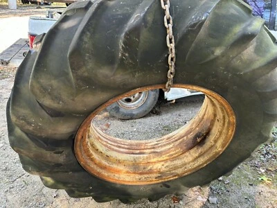 TRACTOR COCKSHUTT 50 D VINTAGE - 1 RUEDA TRASERA Y NEUMÁTICO FIRESTONE 15 x 34 Foto 1 de 4