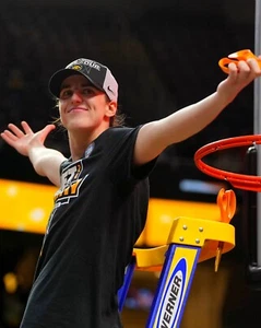 8x10 Photo CAITLIN CLARK Iowa Hawkeyes Basketball NCAA All Time Leading Scorer - Picture 1 of 1