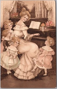Postal artística vintage de 1910 / madre tocando el piano para 4 niños / belga cancelar - Imagen 1 de 2