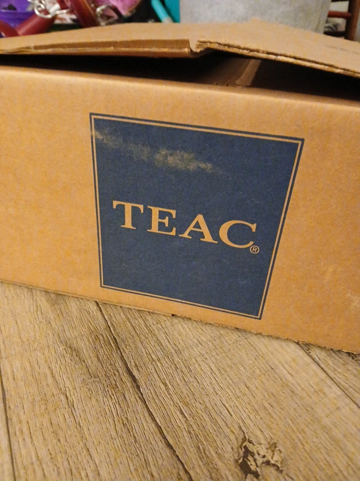 NEW Teac PD-D5691 Multi Disc 5 CD Player NOS in Box with Remote & Manual  Brand  - Image 1 of 4