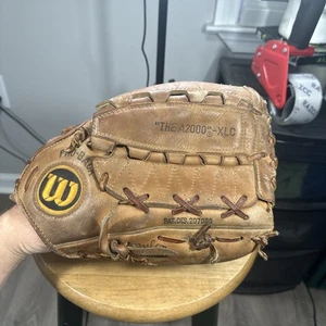 Vintage Wilson "The A2000" XLC Pro Back Snap Action Grip-Tite Pocket Japan Made - Picture 1 of 7